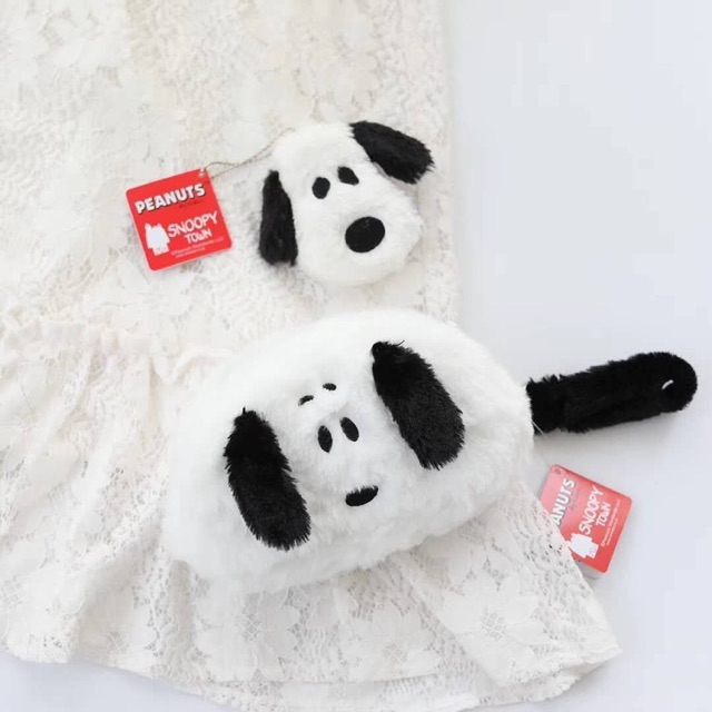 Snoopy Fluffy Cosmetics Bag / Fluffy Keychain & Brooch