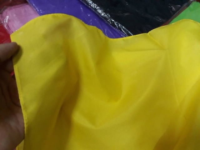 1ผืน ผ้าเช็ดหน้าสีพื้น เรียบ ผ้าโพกหัว ผ้าพันคอ ผูกผม 21*21นิ้ว โพกหัว ไม่มีลาย เลือกสี คละสี 54*54cm