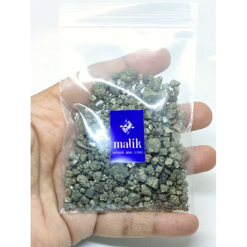 เเร่ไพไรต์ ( Pyrite ) หินเเท้ สีทองสวย ทรงเหลี่ยมผสมกับดิบๆ ในถุงขนาด 100 กรัม 🌟ราคาพิเศษ🌟