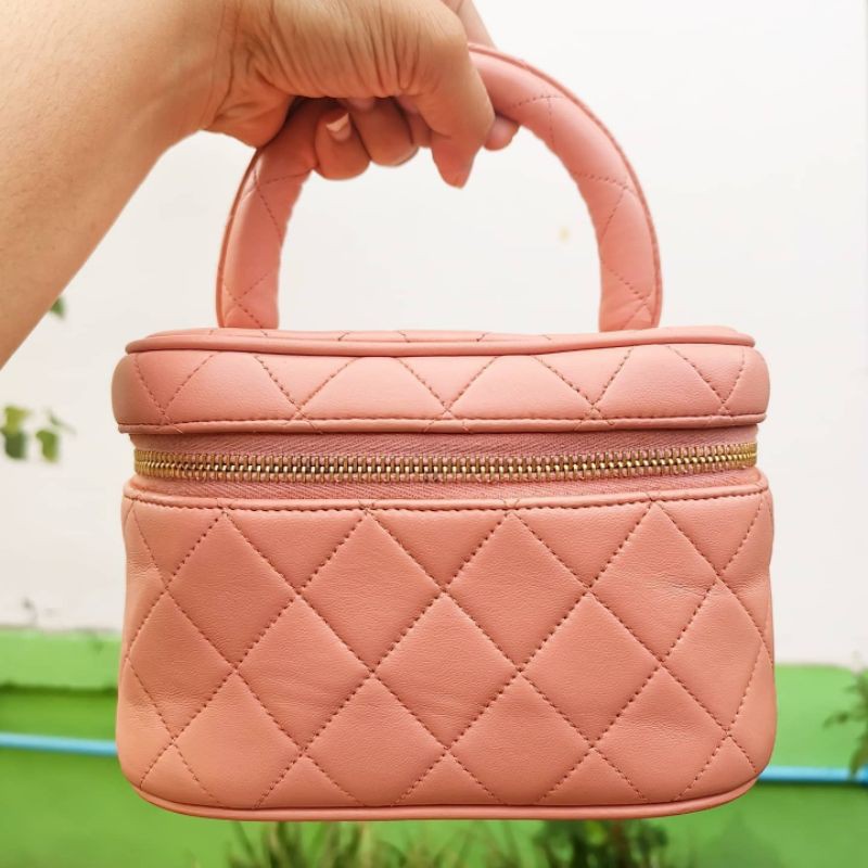 Authentic CHANEL Vintage Salmon Pink Quilted Lambskin Cosmetic Vanity Bag