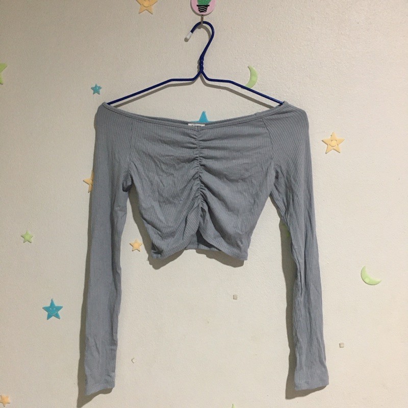 เสื้อปาดไหล่แขนยาว garage