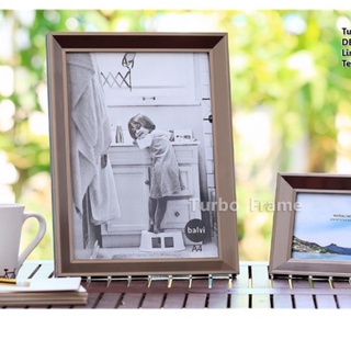 กรอบรูปสีเงินอะลูมิเนียม สวยน่าใช้ **พร้อมกระจก ขาตั้ง หูแขว…