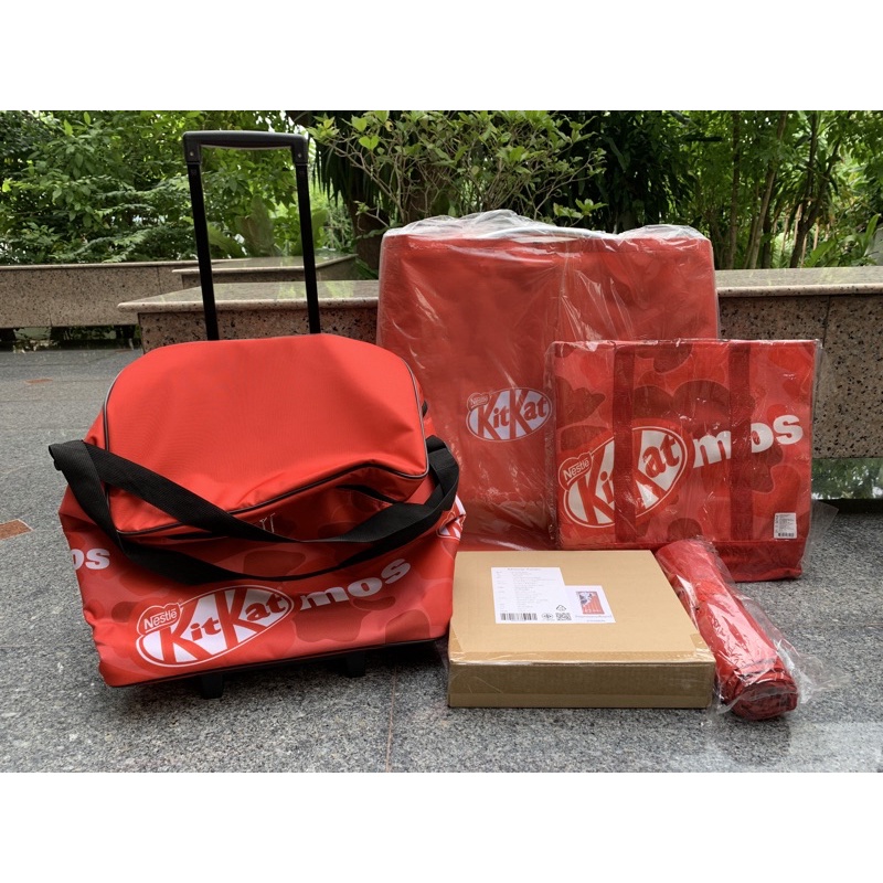 ของพรีเมียม Kitkat x atmos Summer