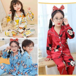 ชุดนอน ชุดนอนลายการ์ตูน ชุดนอนผ้าซาติน แขน-ขาสั้น ลายการ์ตูน…