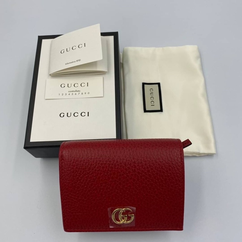 กระเป๋าสตางค์ Gucci Compact Wallet in Red แท้