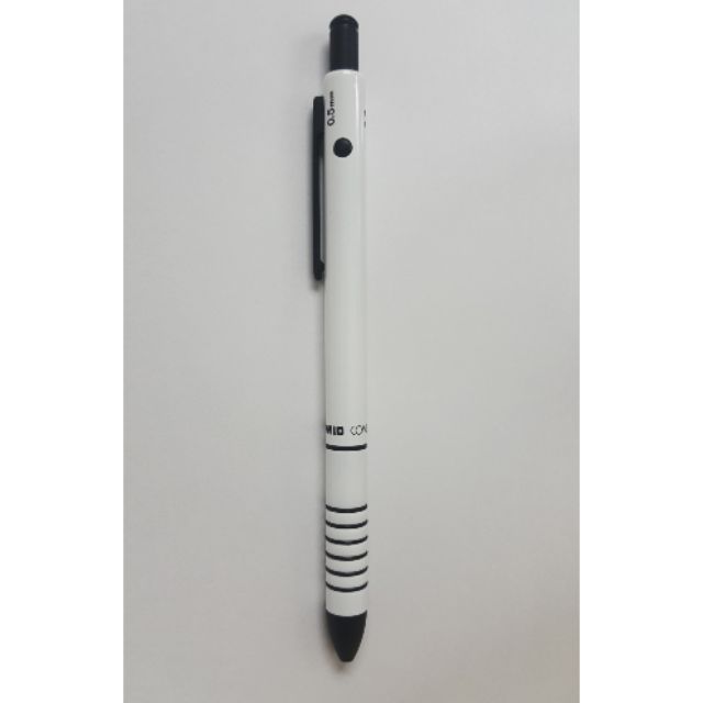 ดินสอกด Pyramid 3 ระบบ ขนาดไส้ 0.3 mm, 0.5 mm และ 0.7 mm ในแท่งเดียว