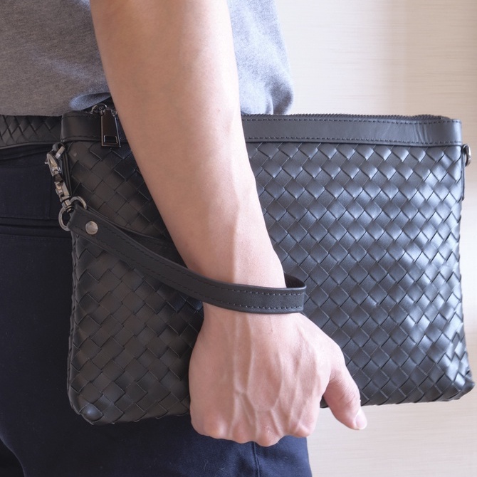 Le Galon Crossbody braided leather bag for mens  - กระเป๋าสะพายผู้ชาย หนังถัก MAVERICKSHOES