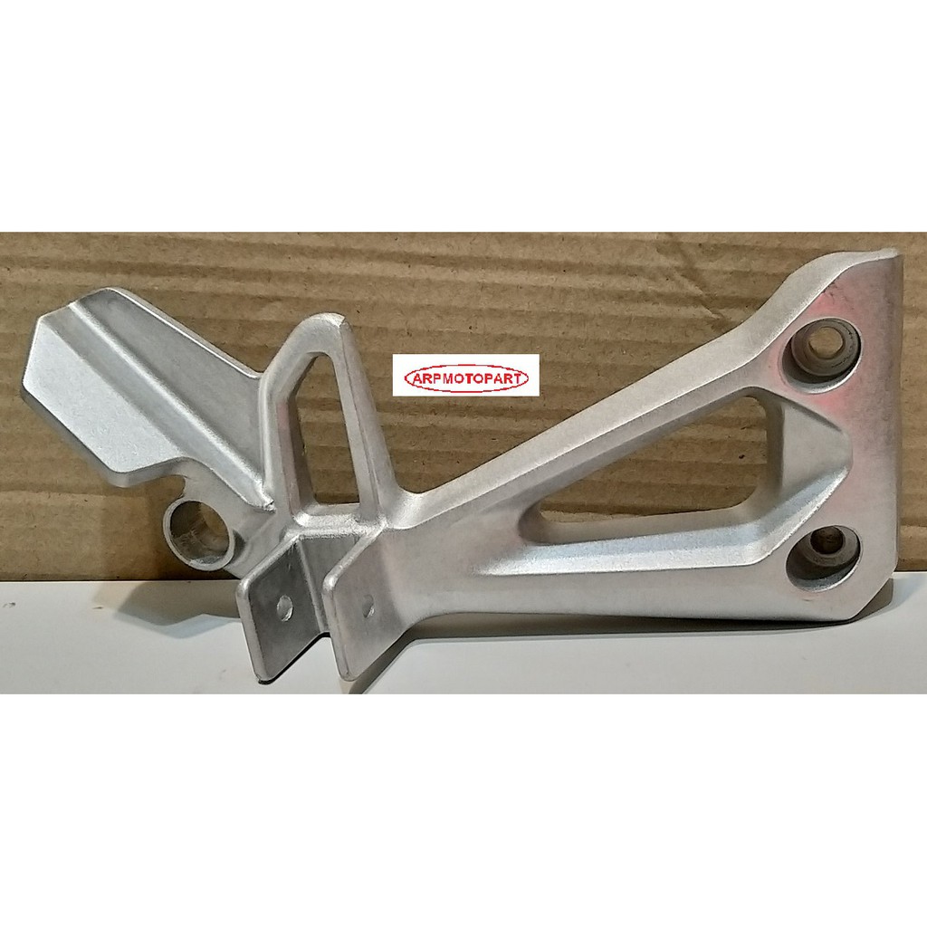 สเตย์ยึดที่พักเท้า ข้าง ขวา เเท้จากศูนย์ HONDA WAVE 110-I 2009-2020 # 50715-KWW-640 #