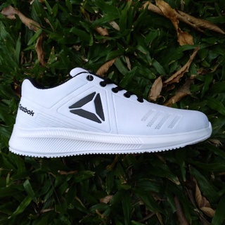 sepatu olahraga pria wanita terbaru anti slip/licin sneakers cassual termurah