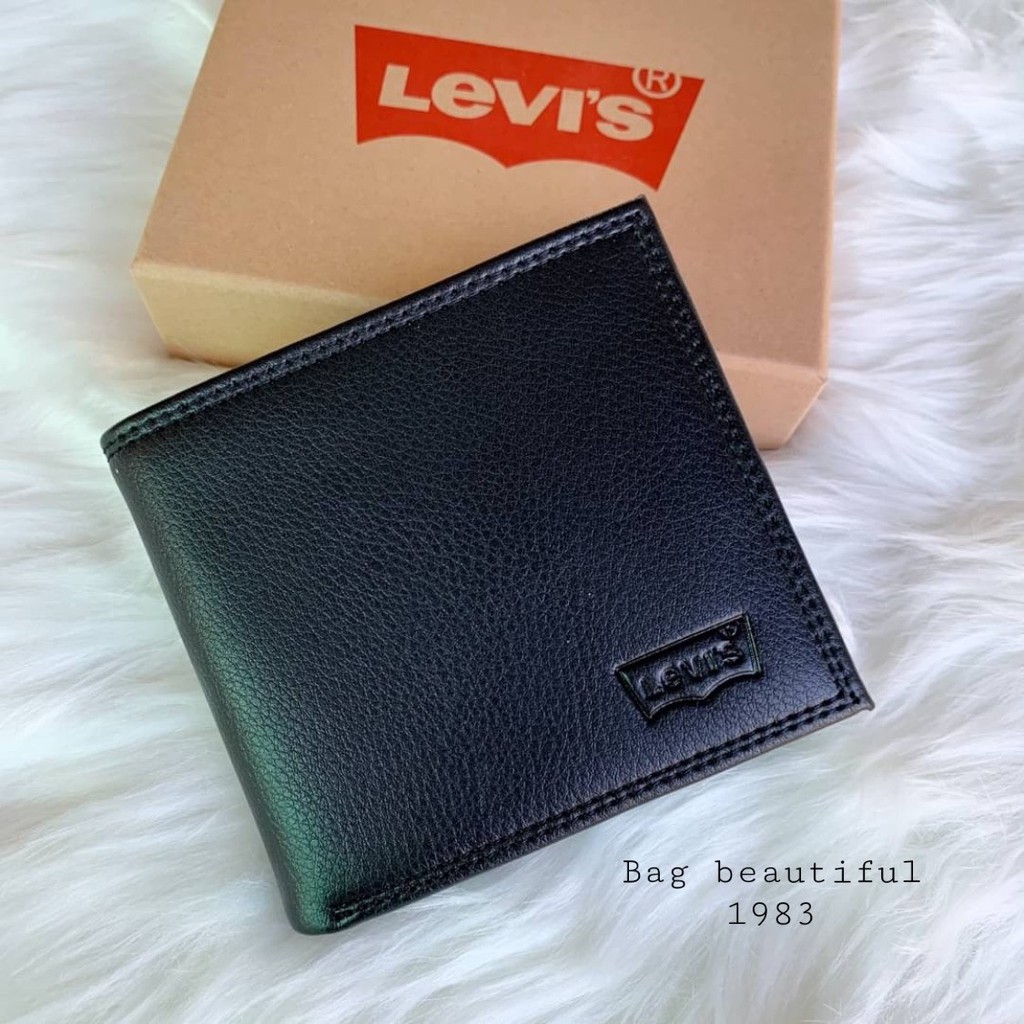 กระเป๋าสตางค์ Levi’s (แบรนด์แท้) สุดคุ้มสวยมาก🛻ส่งไวมาก ถูกที่สุด‼️🔥SALE 50%OFF🔥แท้100%