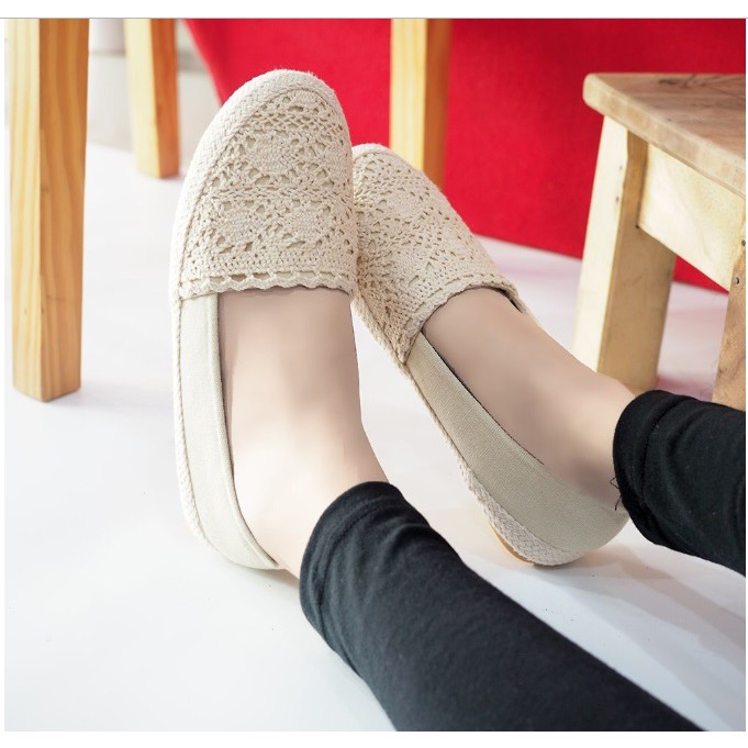 พร้อมส่ง รองเท้าผ้าใบลูกไม้ รองเท้าลายลูกไม้ มี7สี ไซส์36-41 D580382