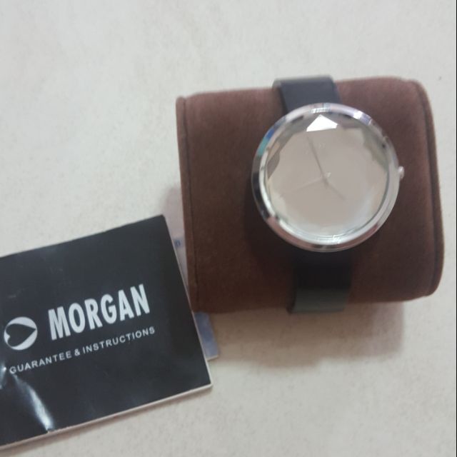 นาฬิกาข้อมือหญิง Morgan หน้าปัดกลมกระจกห้าเหลี่ยม