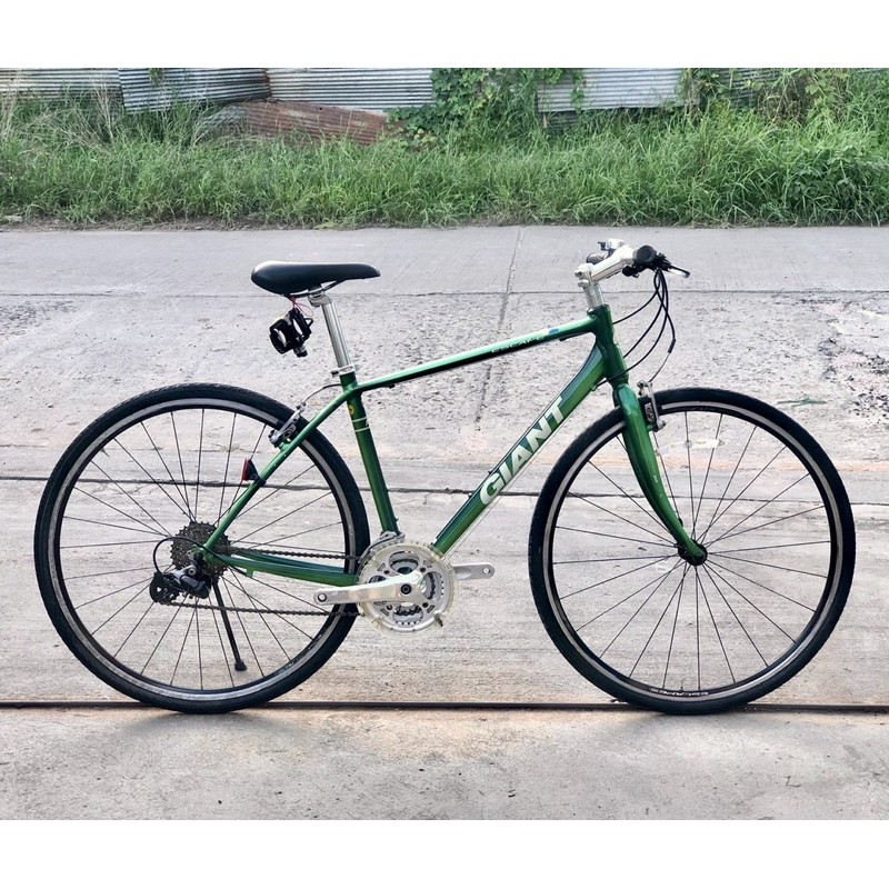 จักรยานไฮบริด เก่าญี่ปุ่น ยี่ห้อ GIANT Escape R3 แท้ สีบรอนซ์เขียว เฟรมอะลู รถสภาพดี รถสวยครับ (AK)