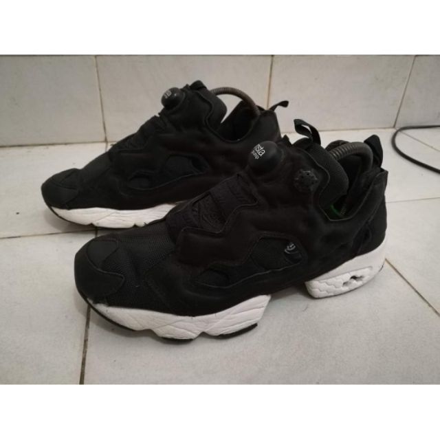 รองเท้า Reebok fury pump black white แท้มือสอง