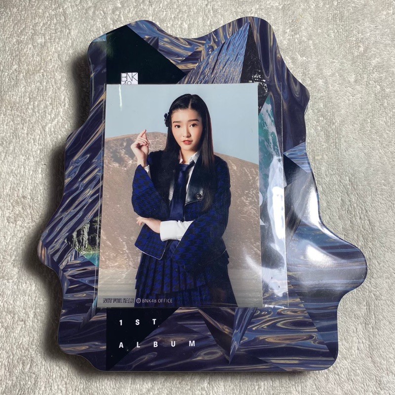 อัลบั้ม BNK48 River ภาพปก เจนนิษฐ์ Jennis + 2 Shot