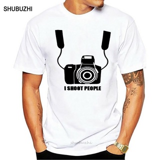 [S-5XL]เสื้อยืดคอกลม แขนสั้น พิมพ์ลาย I Shoot People สําหรับผู้ชาย และผู้ใหญ่ เหมาะกับการถ่ายภาพ