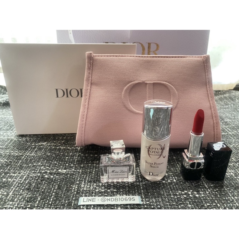 CHANEL2HAND99 DIOR กระเป๋าเครื่องสำอาง น้ำหอม Blooming Bouquet 5ml Capture Totale Serum 10ml Lipstick Rouge Dior 999