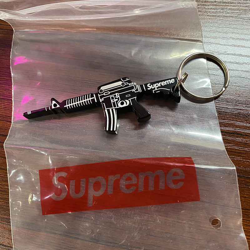 Supreme M16 bottle opener keychain 銃