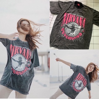 Vintage สวยๆๆๆ เก๋ๆๆๆๆ  🎸 ... แมตง่ายใส่ได้ ตลอด ... ♡♡By basic♡♡  เสื้อยืดเนื้อดีมากกกกก. ลายสกรีน เป้ะมากกก   Size อก
