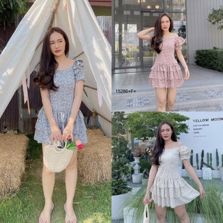 👗Pfashion [ส่งไว!!🚛] P15286 	เดรสปาดไหล่ผ้า 100D ลายดอกชายระบาย