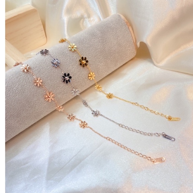 สร้อยข้อมือ สินค้าพร้อมส่ง กำไลข้อมือดอกคามิเลีย สแตนเลส ไม่ลอกไม่ดำ