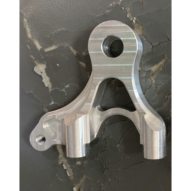 ขาหลังสำหรับปั๊มเต่า(CNC)โซนิค ,แด้ส ,แอลเอส ,เทน่า สำหรับจานเท่าเดิม190มิล (1ชิ้น)