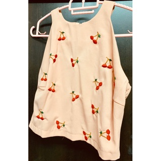 เสื้อ crop top strawberry