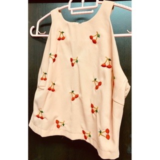 เสื้อ crop top strawberry