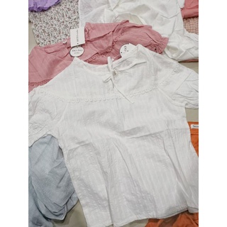 เสื้อผ้าฝ้ายสีขาว​ ใส่สบายงานนำเข้าพร้อมส่ง