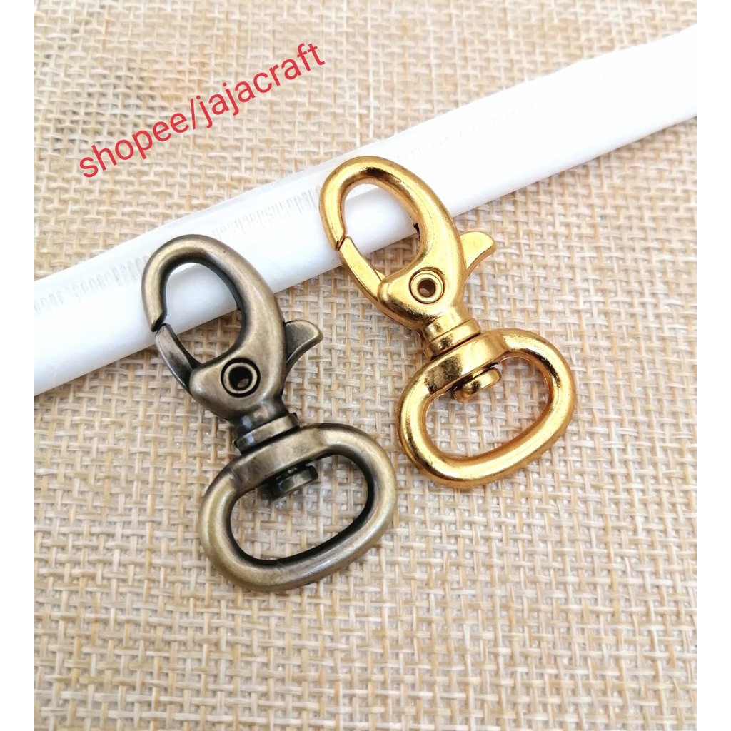 ตะขอคอหมาเกี่ยวเกรดเอ สูง 3.5 cm. ช่องสอดด้านล่างกว้าง 1.2 cm.