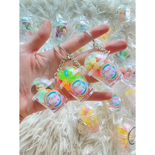 พวงกุญแจขนมหวานสุ่มลาย🍬🍭 คละแบบไม่ซ้ำมี4แบบค่า ราคาต่อชิ้น