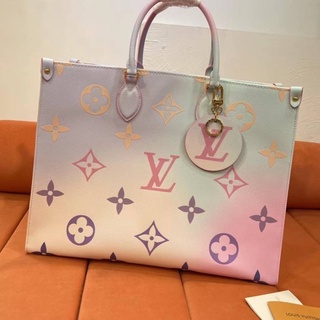 LOUIS VUITTON GEANT ON THE กระเป๋าถือ สะพายไหล่ทรง Shopping bag (vip)