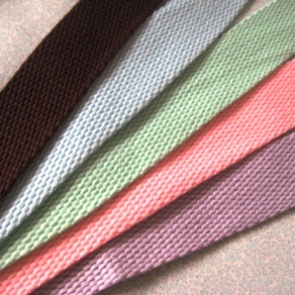 สายกระเป๋า cotton ลายเนื้อหนาอยู่ทรง กว้าง 2.5 ซม. เลือกสี/ขนาดด้านในค่ะ (สามารถทำหูกระเป๋าได้ค่ะ) ราคา/หลา (90 cm.)