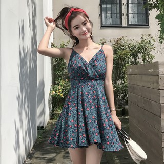 Lady green blossom mini dress ชุดมินิเดรสลายดอกไม้สีเขียวเข้ม