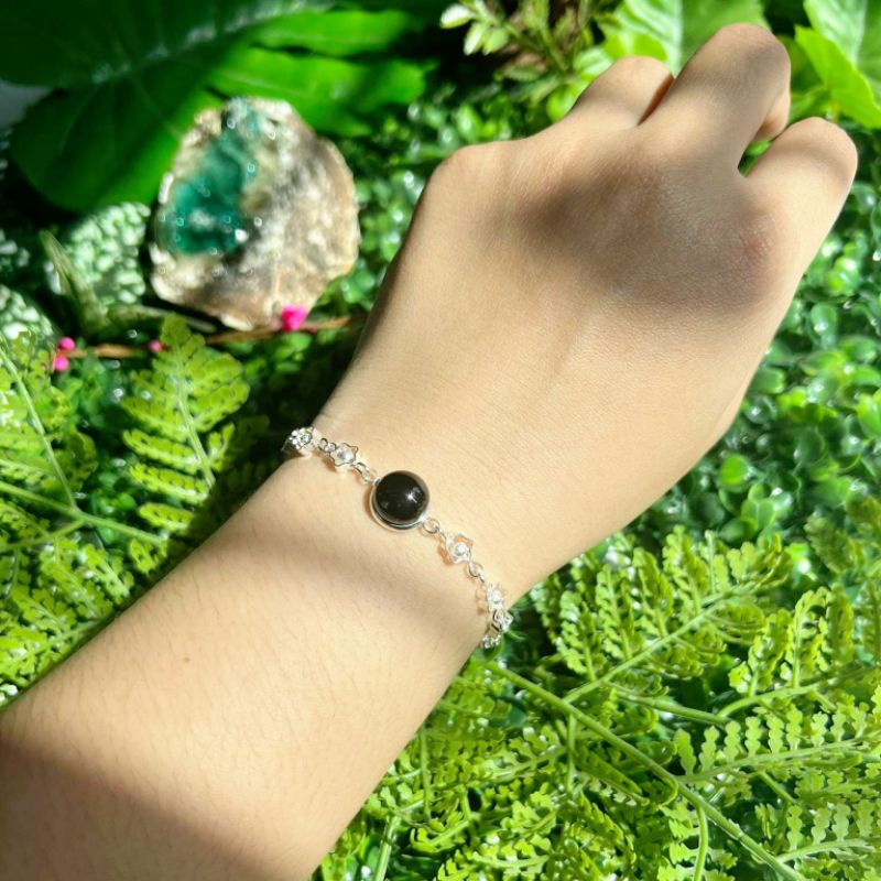 สร้อยข้อมือไหลน้ำพี้ ( เงิน s925 ) ดอกไม้  แถมกล่องใส่สวยงาม