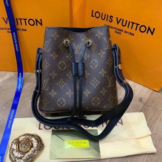 ✨กระเป๋า Louis Vuitton (หนังแท้)