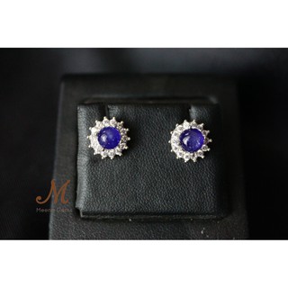 Meena Gems ต่างหูไพลินแท้สีน้ำเงินกำมะหยี่ ล้อมเพชรต้วเรือนเงินแท้ชุบทองขาว