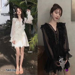 👗Pfashion [ส่งไว!!🚛] P9398 เดรสระบายอกแต่งสานเชือกผูก  Ruffled neckline dress with weave tie