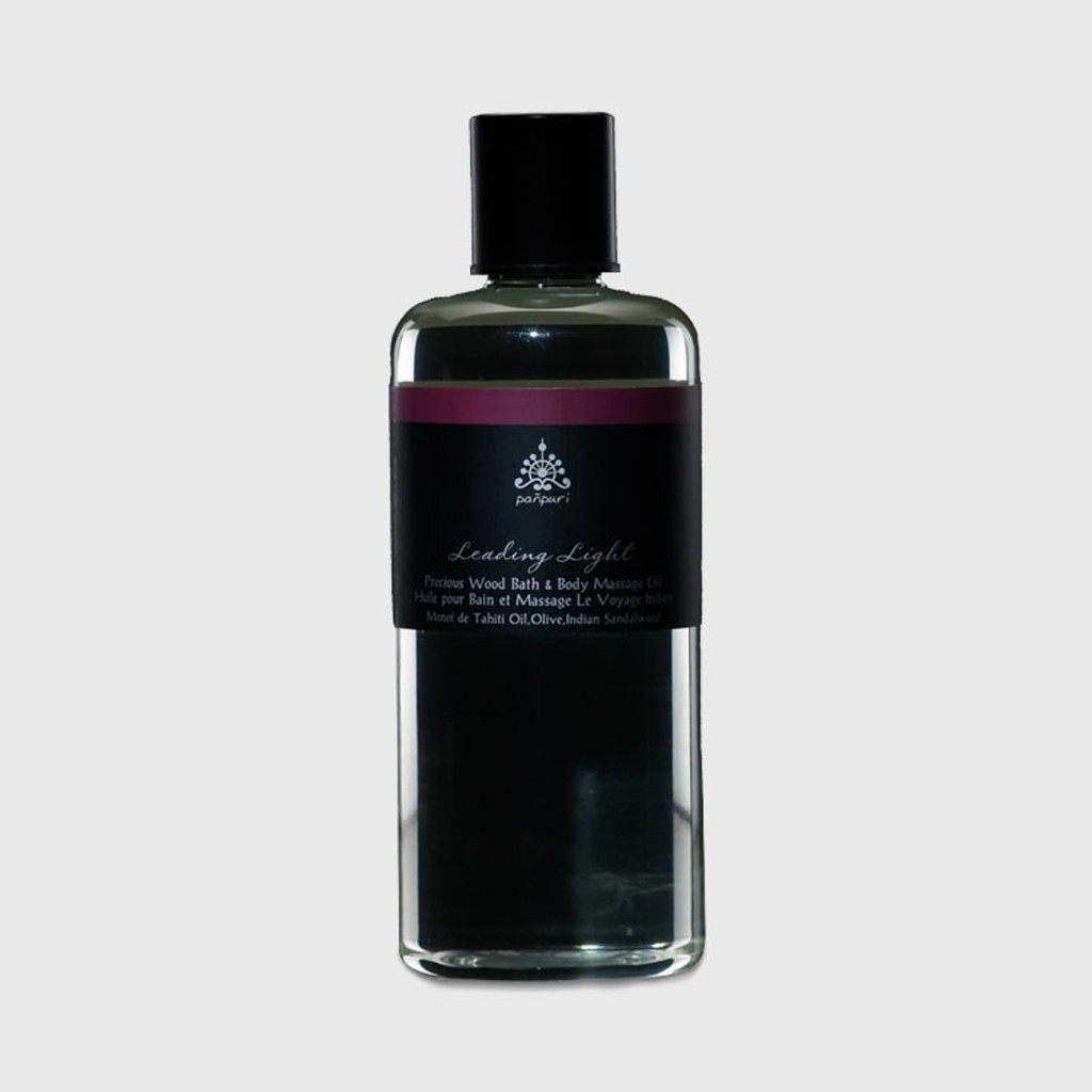 น้ำมันนวดตัวและอาบน้ำ Panpuri Leading Light Precious Wood Bath &amp; Body Massage Oil 300 ml
