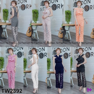 👗Pfashion [ส่งไว!!🚛] P2392จั้มสูทแขนกุด ตัดต่อช่วงกางเกงเป็นลายลูกไม้ลายกุหลาบทรงขาม้าsleeveless jumpsuit Cut