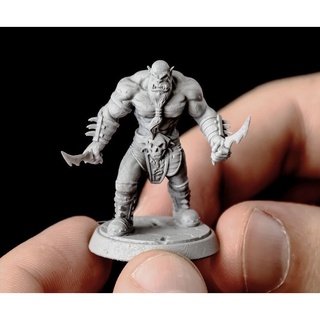 โมเดล World of Warcraft figures Orc Rogue with two daggers (scale 1/25 , 1/35)