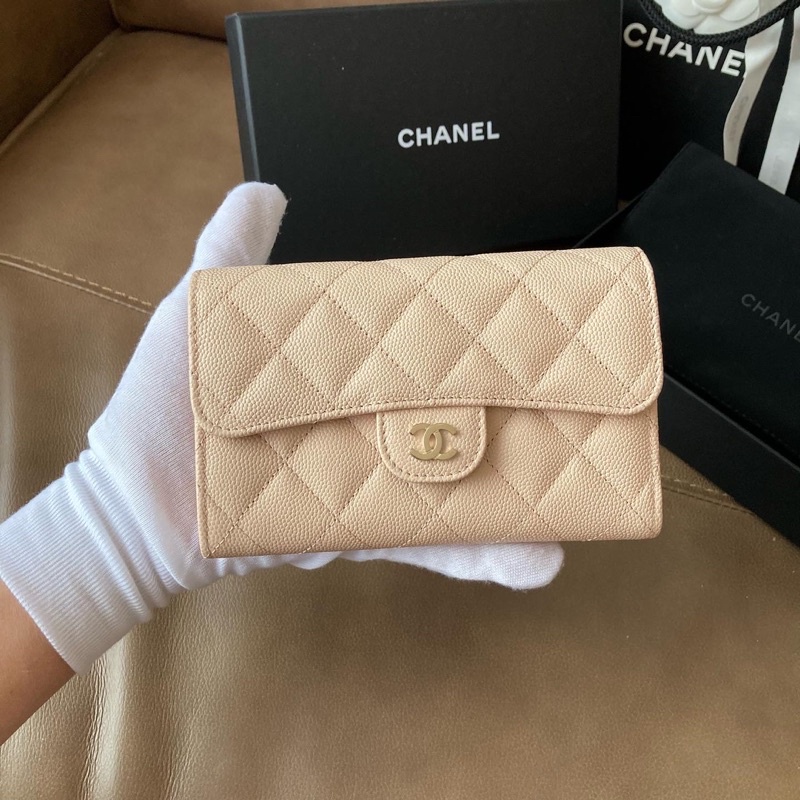 New! Chanel Classic Caviar Beige  Medium 3 Fold Wallet Holo31