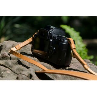 Hommes leather camera strap-honey brown