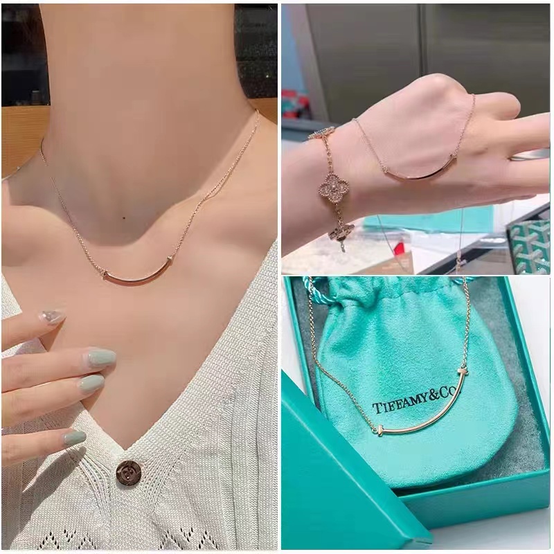 สร้อยคอโซ่เหล็กไทเทเนียม จี้หน้ายิ้ม เรียบง่าย เครื่องประดับแฟชั่น สําหรับผู้หญิง ราคา ถูกที่สุด ดีลบีเคเค