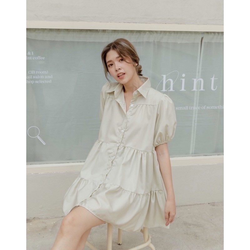 ส่งต่อเดรสสีเบจ จากร้าน 3pcs.basket