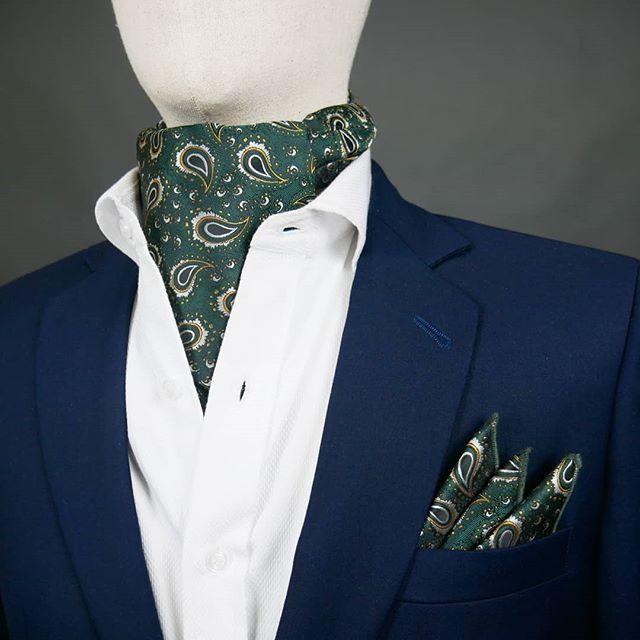 เซ็ทคราวาท+ผ้าเช็ดหน้าสูทลายPaisleyเขียว- Dark Green Cravat/Ascot Set #2