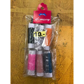 10 บาท ด้ายเล็กพ้อมเข็ม  แพ็ค 6 อัน (คละสีให้นะคะ)