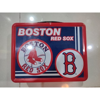 ของสะสม กล่องเหล็ก BOSTON RED SOX  กล่องเก็บของ พร้อมขวดน้ำของแท้ ของสะสม สภาพสวย สะสมบอสตัน เบสบอล