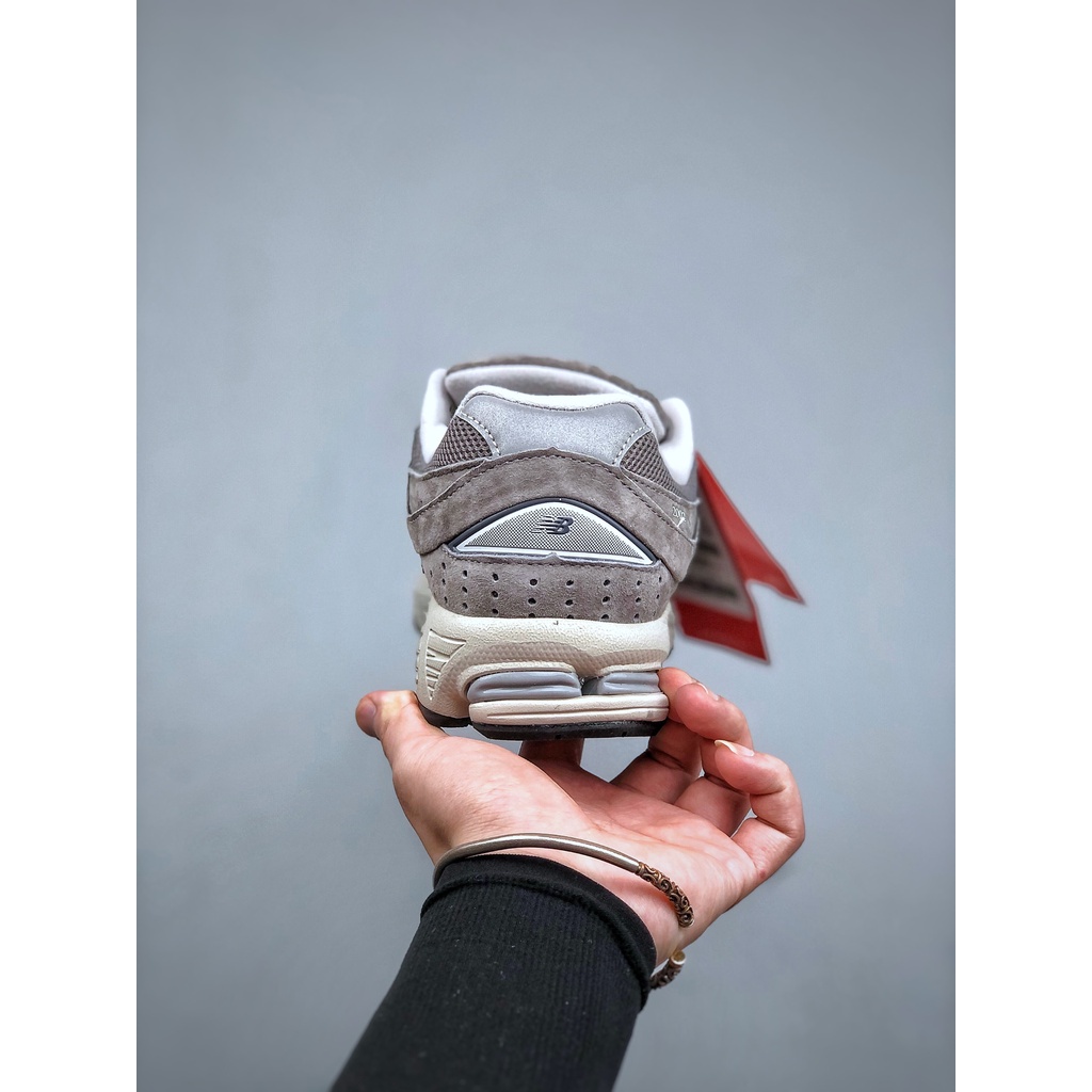 New Balance NB2002 รองเท้าวิ่งผู้ชายและผู้หญิงแนวสตรีทแฟชั่นย้อนยุคทุก ...