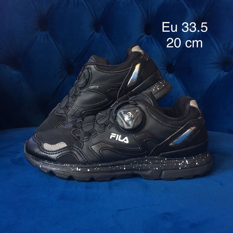รองเท้าผ้าใบเด็กมือสอง Fila